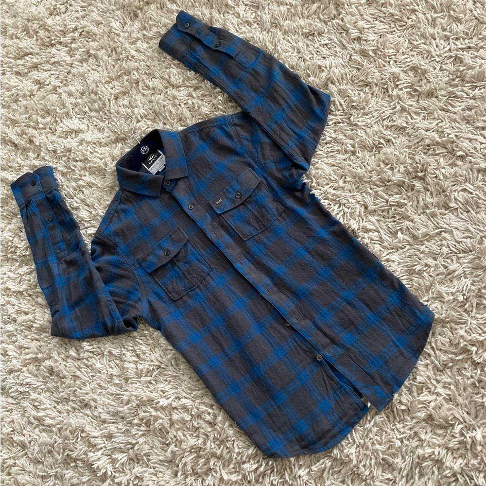 Shirt - Picture 2 of 4